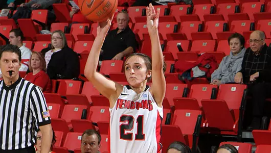 Hornberger, Schlegel Lead Penguins to 81-69 Win at Milwaukee Image