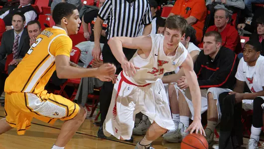 Ryan Weber Scores Career High 24 in 68-66 Loss at Valpo Image