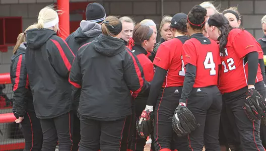 Softball Begins Three-Game Series With League Leader UIC Today at 1 p.m. Image