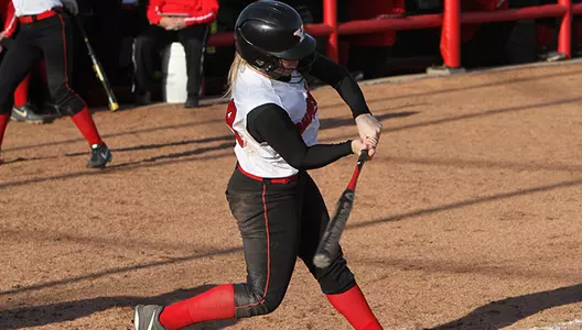Sarah Dowd's Walkoff Single Lifts Softball to 3-2 Win Over Cleveland State Image