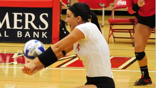 Hot-Hitting Northwestern Sweeps YSU Volleyball Image