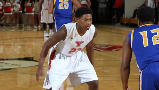 Men's Basketball Falls to Milwaukee, 77-62 Image