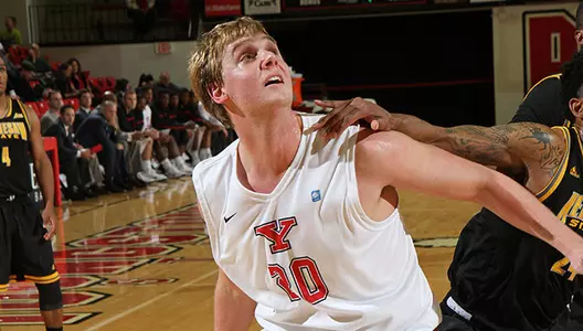 Four Score in Double Figures in 77-71 Loss at UIC Image