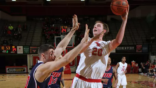 Superb Second Half Gives Guins First Horizon League Win Image