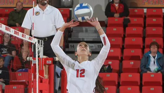 Volleyball Bounces Back to Sweep Green Bay Image