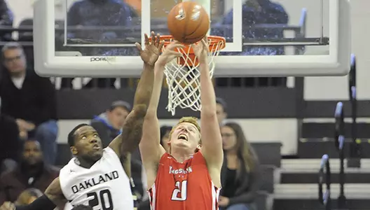Late Surge Pushes Oakland Past Penguins, 82-71 Image