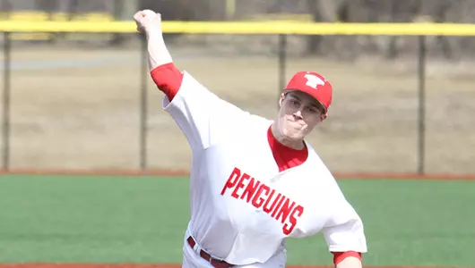 Penguins Drop Pitchers Duel in Snowy Contest with UIC Image