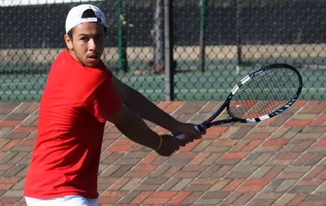 Strong Singles Play Lifts Penguins to Win Over UIC Image