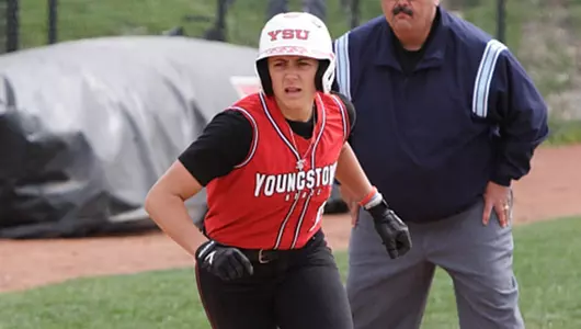 Softball Closes Out Regular Season With Three-Game Series At Valpo Image