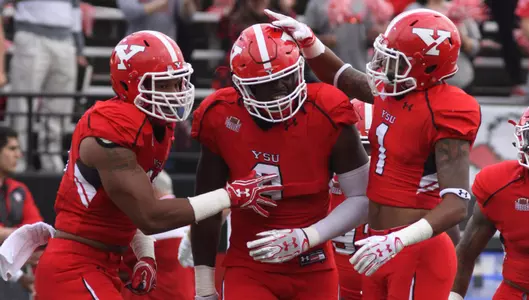 Football Holds Off South Dakota in MVFC Opener, 30-20 Image