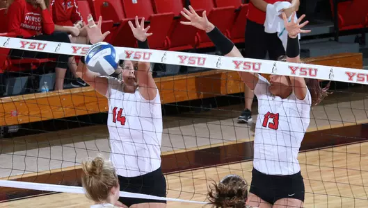 Volleyball Battles Vikings in 3-0 Loss on Sunday Image