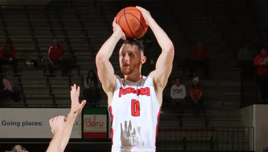 Donlan Scores 21, Santiago Nets Double-Double in 77-57 Loss at Michigan State Image