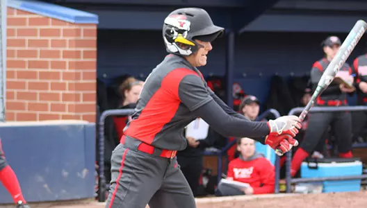 Castiglione's Grand Slam Lifts Softball to Split at Kent State Image