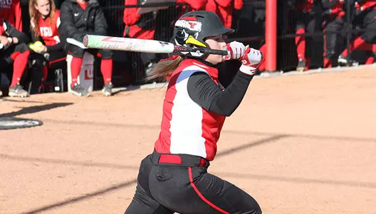 Softball Hosts Niagara in Midweek Doubleheader Wednesday Image