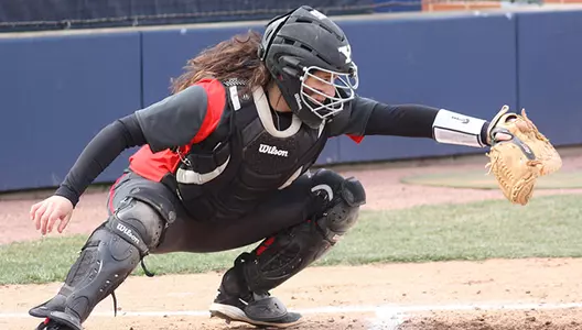 Softball Takes Down Niagara, 3-1 Image