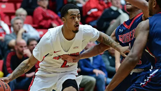 Penguins Drop Hard-Fought 81-74 Decision to Robert Morris Image
