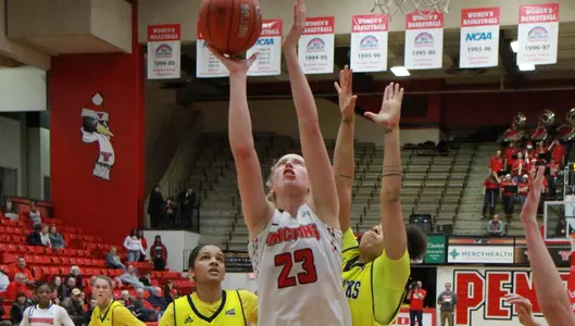 Cash's Late Basket Gives Penguins 69-67 Win Over Northern Arizona Image