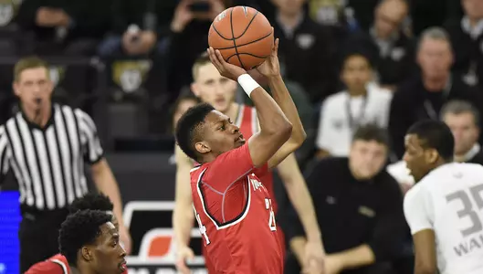 Men's Basketball Falls to Oakland on Tuesday Night Image