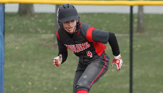 Maddi Lusk's One-Hitter Leads Softball to Split at UNC-Wilmington Tournament Image