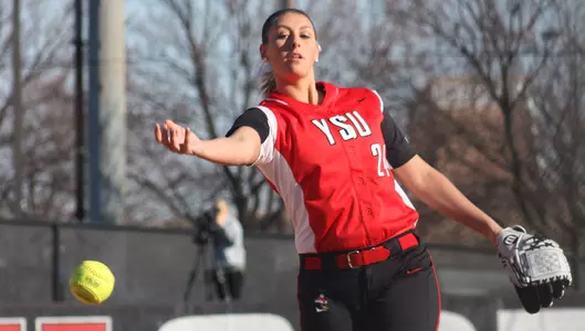 Softball Completes Series Sweep of Wright State With 7-4 Victory Image