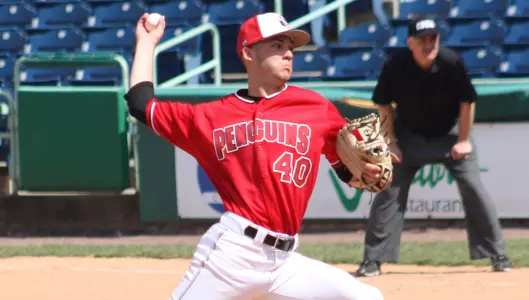 Baseball Drops Doubleheader to UIC at Eastwood Field Image