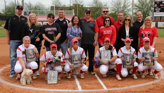 Softball Sweeps Cleveland State on Senior Day Image
