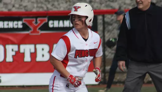 Moffatt's Late Inning Two-Run Double Leads Softball to Sweep at Niagara Image
