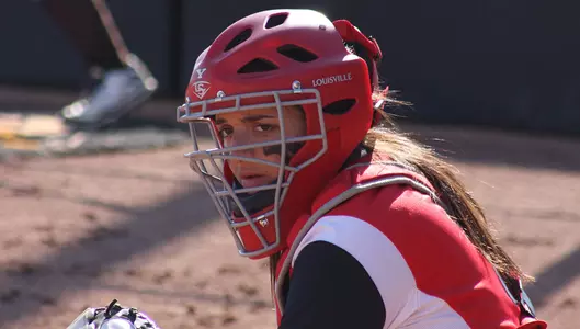 Softball Falls to UIC, 2-1, in Eight Innings Image