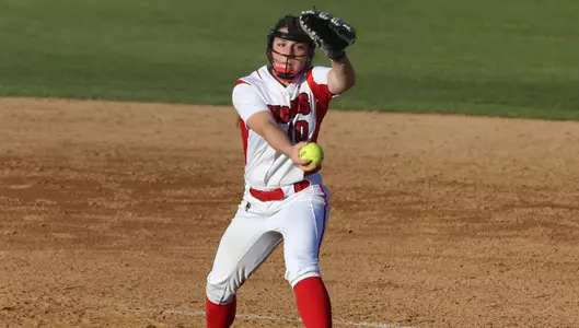 Big Inning Leads Softball to 9-2 Win Over Valparaiso, Campbell's 200th Win at YSU Image