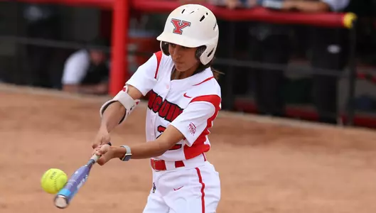 Softball Wins 10th Straight HL Game, Ties Program Mark for Most League Wins Image