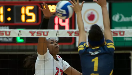 Penguins Fall in Three to New Mexico to Start Blue/Gold Invitational Image