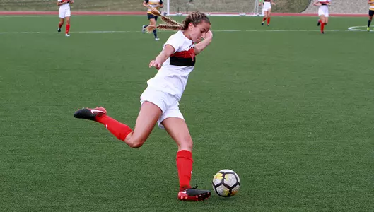 Overtime Goal Lifts UIC to 3-2 Win Over Women's Soccer Image