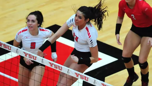 Volleyball Finishes First Half of League Play with Loss at Green Bay Image