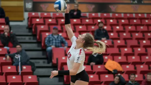 Thompson Posts Second Straight Double-Double in 3-0 Loss to Green Bay Image