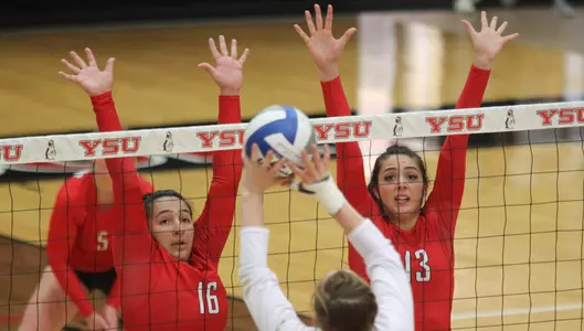 Volleyball Drops Three-Setter at IUPUI Image