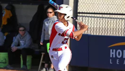 Softball Drops Pair on Saturday at Gardner-Webb Tournament Image
