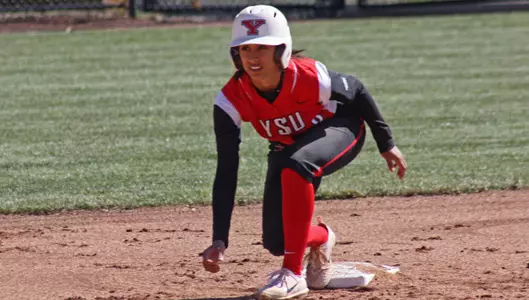 Softball Gains Split on Day One at Hampton Image