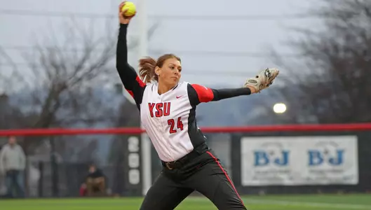 Softball Earns Split Against Dayton Image