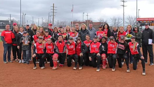 Softball Uses Long Ball to Earn Split on Senior Day Image