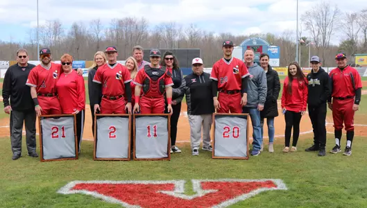 Penguins Celebrate Four Seniors, Fall 8-3 to Wright State Image