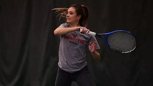 Teufl, Esteo Win Matches In Season Opener at Pittsburgh Image
