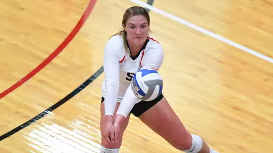 Pe'a Solid Again in Loss at UIC Image