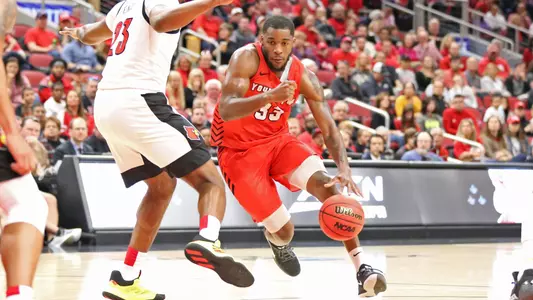Men's Basketball Falls to No. 5 Louisville, 78-55 Image