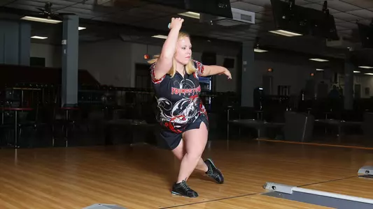 Penguins Top UW-Whitewater Twice to Finish Seventh at SFA Ladyjack Hammer Classic Image