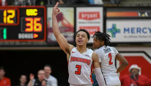 Quisenberry Scores 37 to Push Winning Streak to Six Image