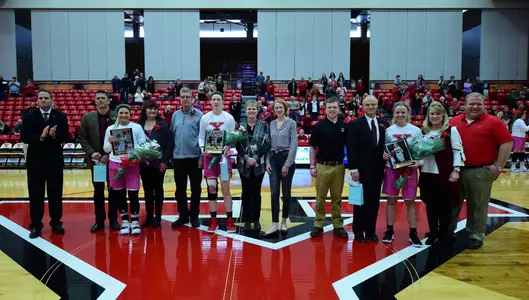 Penguins Beat Milwaukee 67-47, Finish Unbeaten at Home in League Play Image