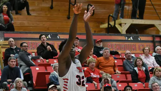 Covington Drills Buzzer Beater To Top Milwaukee 72-71 Image