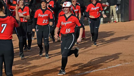 Four Homers Lead Softball to Ninth Straight Win Image