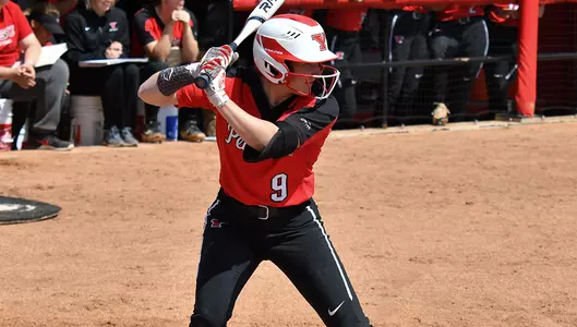 Softball Splits Doubleheader Against Wright State Image
