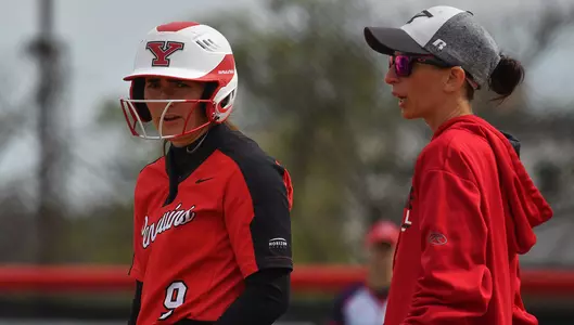 Softball Drops Pair to UIC on Saturday Image